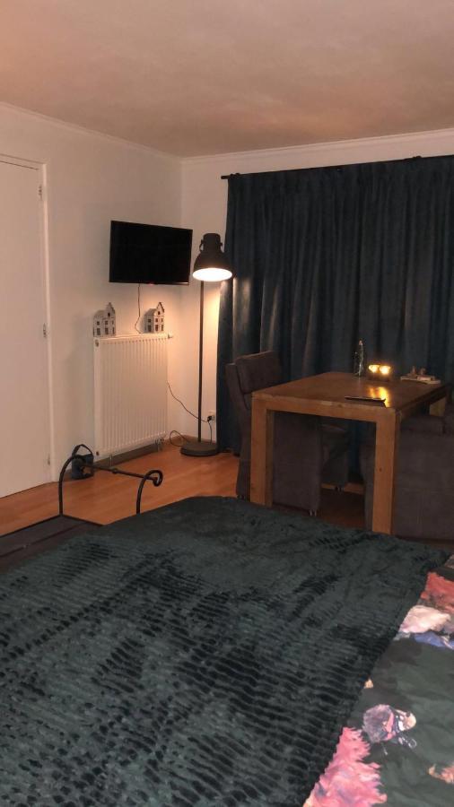 Grutsk Op 12 Bed and Breakfast Drachten Eksteriør billede