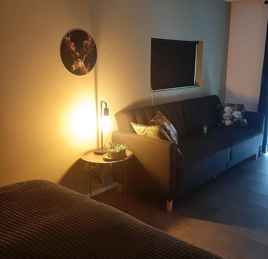 Grutsk Op 12 Bed and Breakfast Drachten Eksteriør billede