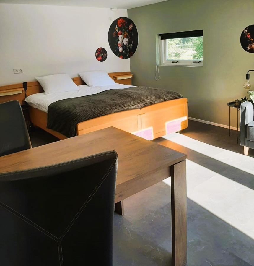 Grutsk Op 12 Bed and Breakfast Drachten Eksteriør billede
